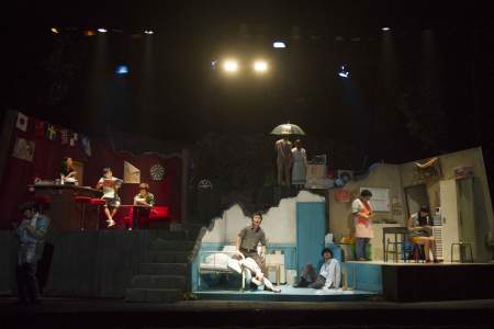 『阿呆の鼻毛で蜻蛉をつなぐ』舞台より　撮影：引地信彦