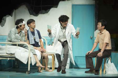 『阿呆の鼻毛で蜻蛉をつなぐ』舞台より　撮影：引地信彦