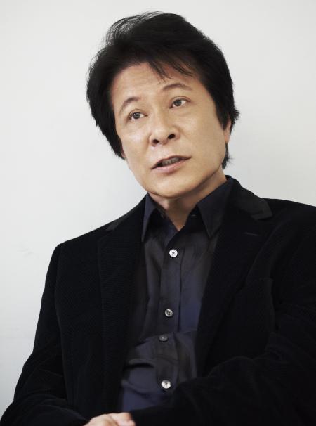 鹿賀丈史　（撮影：吉田タカユキ）
