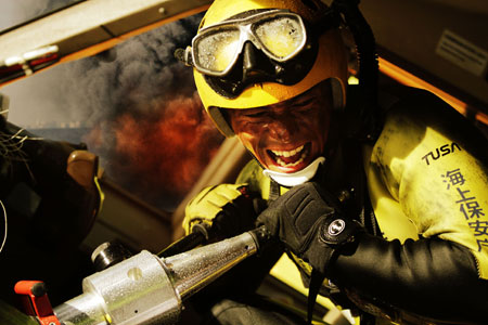 豪華特典付き！ 『海猿』ブルーレイ＆DVDが発売 | チケットぴあ[映画 邦画]