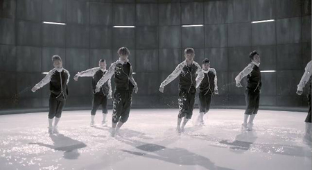 東方神起の新曲『Catch Me -If you wanna-』のミュージックビデオの一部