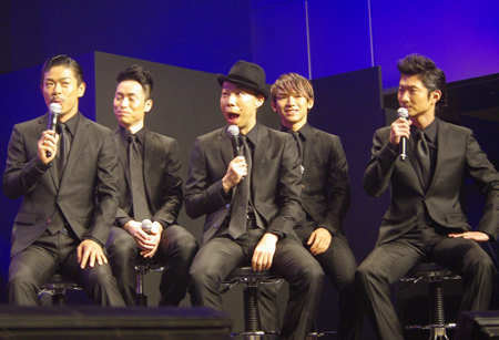 左から、MATSU、TETSUYA、USA、NAOTO、MAKIDAI