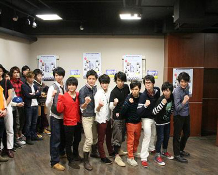 イケメン俳優集団が 舞台で 佐川男子 に挑む チケットぴあ 演劇 演劇 イケメン俳優集団が 舞台で 佐川男子 に挑む チケットぴあ 演劇 演劇