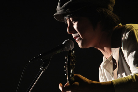山崎まさよし 撮影・岩佐篤樹