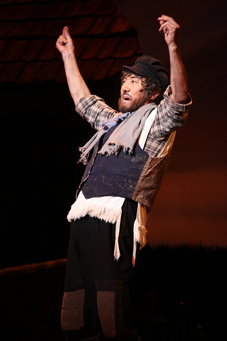 ミュージカル『屋根の上のヴァイオリン弾き』