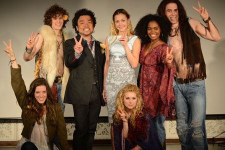 パパイヤ鈴木、土屋アンナがスペシャルゲストで登場