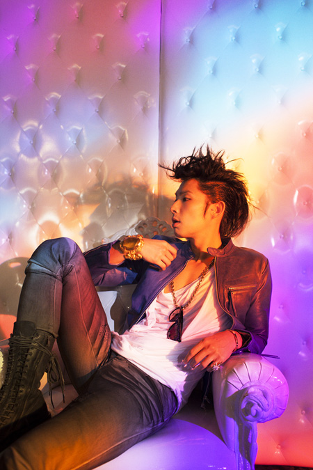 VANNESS　(C)2013 mika ninagawa