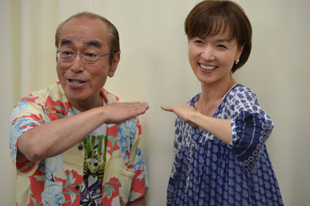 記者会見の模様
