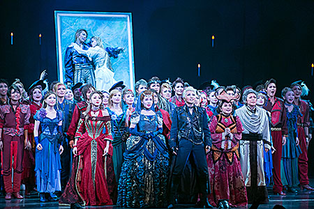 愛と熱があふれるステージ、宝塚星組『ロミオとジュリエット』開幕