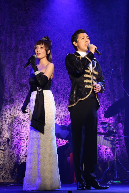 『歌会 KAKAI』　(C)ショウビズ