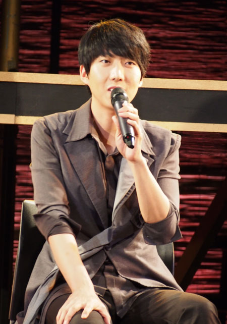 キム・ジェボム