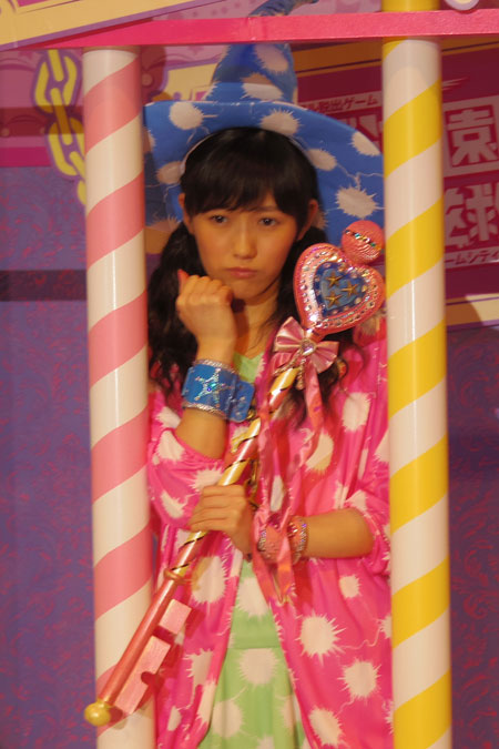 魔法少女・まゆゆに扮した、渡辺麻友