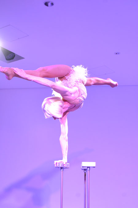 「ハンドバランス」　オルガ・アレクサンドローヴナ・ピキエンコ