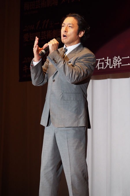 劇中ナンバーも披露。『あの日の私』歌：石丸幹二