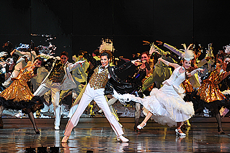 凰稀かなめ、野生味あふれる男に！ 宝塚宙組『風と共に去りぬ』が開幕