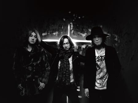 THE　GOLDEN　WET　FINGERS