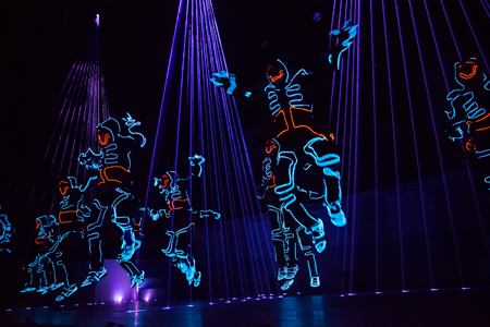 『コズミック・ビート』（大阪公演舞台写真より）