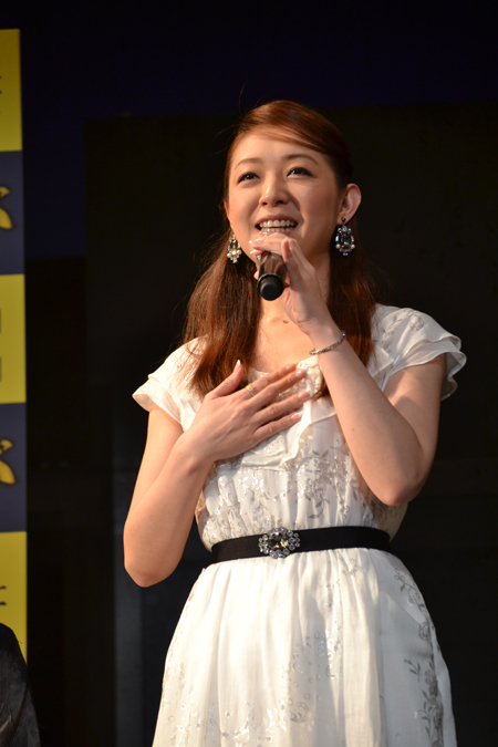 彩乃かなみ