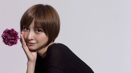 篠田麻里子