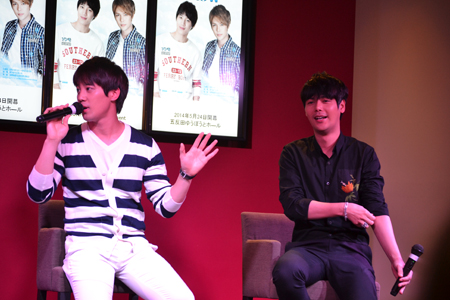 左から、ソンモ、ジヒョク