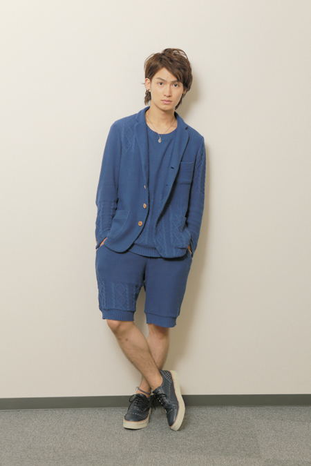松田凌　撮影：カツヲ　衣裳：meagratia、S.O.S fp 恵比寿本店