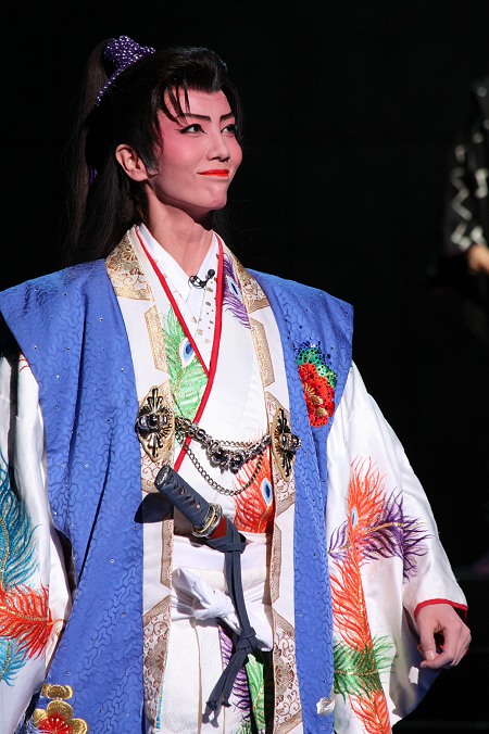 雪組 宝塚大劇場公演 宝塚傾奇絵巻 一夢庵風流記 前田慶次～原作 隆慶一郎『一… Amazon.co.jp: 雪組 宝塚大劇場公演 宝塚傾奇絵巻 一夢庵風流記