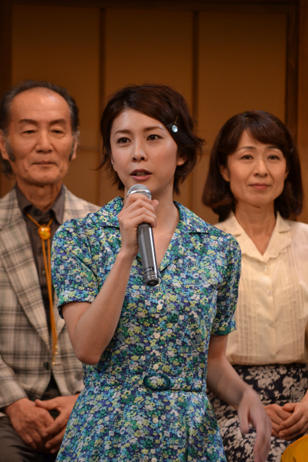 竹内結子。小磯家の長女あゆみ役