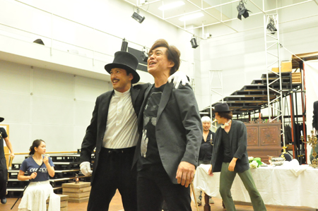 新国立劇場演劇『三文オペラ』稽古場より。　　撮影：黒豆直樹