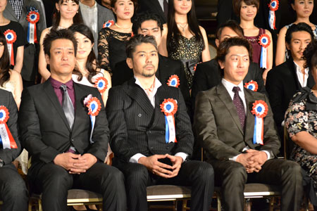 （左から）ジャベール役を務める川口竜也、岸祐二、鎌田誠樹