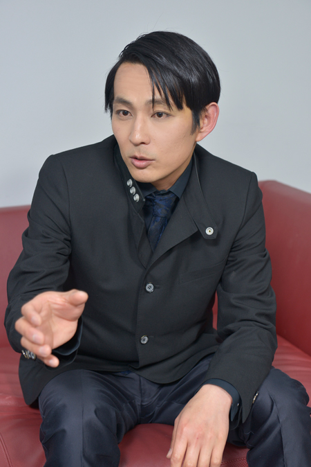 3人のアドルフが燃える手塚原作『アドルフに告ぐ』 | チケット
