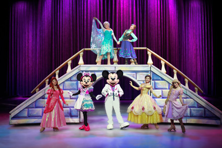 「ディズニー・オン・アイス アメイジング アニバーサリー」公演の模様　(c)Disney