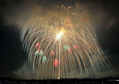 今年最後の花火は誰と見る チケットぴあ イベント 祭り 花火大会