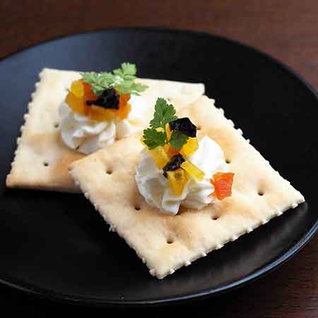 チーズとドライフルーツ