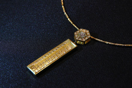 シャンデリアを加工したペンダント