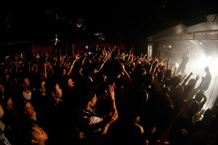 NOISEMAKER 撮影:大久保 啓示