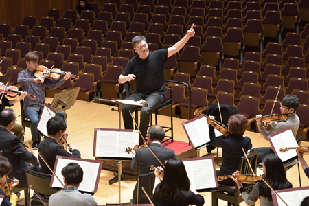 アラン・ギルバート指揮 東京都交響楽団　(c)堀田力丸