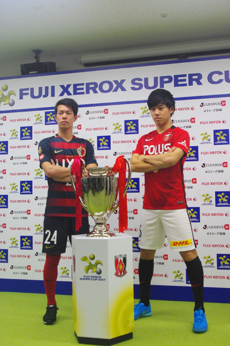 (写真左より) 伊東幸敏(鹿島アントラーズ)、遠藤航(浦和レッズ)