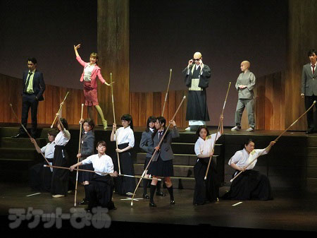 乃木坂メンバーが薙刀を披露、『あさひなぐ』開幕 | チケット