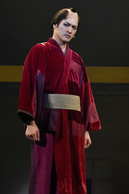 佐助役　滝川英冶　撮影：鏡田 伸幸