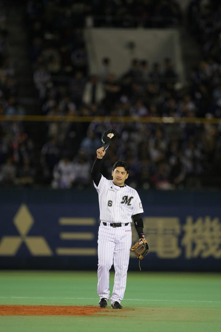 引退試合前にロッテ・井口がZOZOマリンに登場! | チケットぴあ
