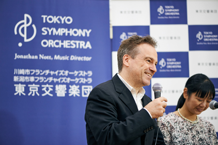 東京交響楽団 2018/19 年シーズン『Season 5』ラインナップ 記者会見より　ジョナサン・ノット音楽監督 撮影：平舘平