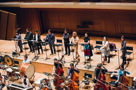 三枝成彰作曲オペラブッファ『狂おしき真夏の一日』音楽稽古より　(C)山本倫子