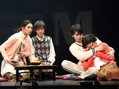 SHOW HOUSE 「GEM CLUBII」公開ゲネプロより　撮影:中川實穂