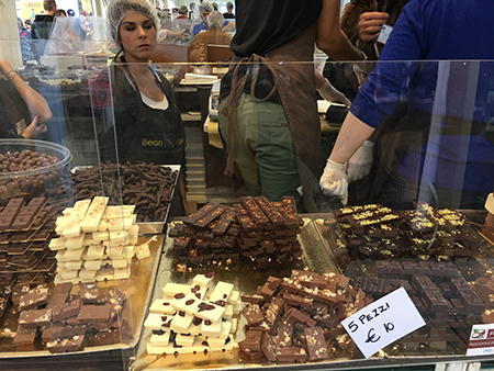 現地の『Eurochocolate』の模様
