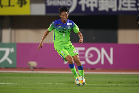 指宿洋史(湘南ベルマーレ) (C)J.LEAGUE