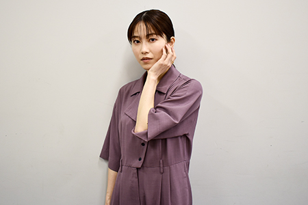 横山由依