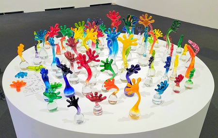 木梨憲武の遊び心溢れる約200点のアート作品を展示 | チケットぴあ