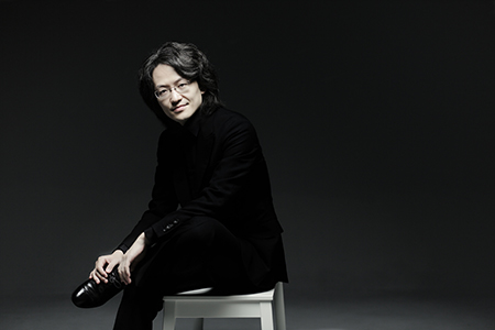 指揮、チェンバロ、プリペアドピアノ：鈴木優人（C）Marco Borggreve