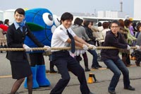 『ハッピ＾－フライト』世界初1000m上空試写会