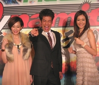 写真左から：井上和香、佐藤隆太、田丸麻紀
